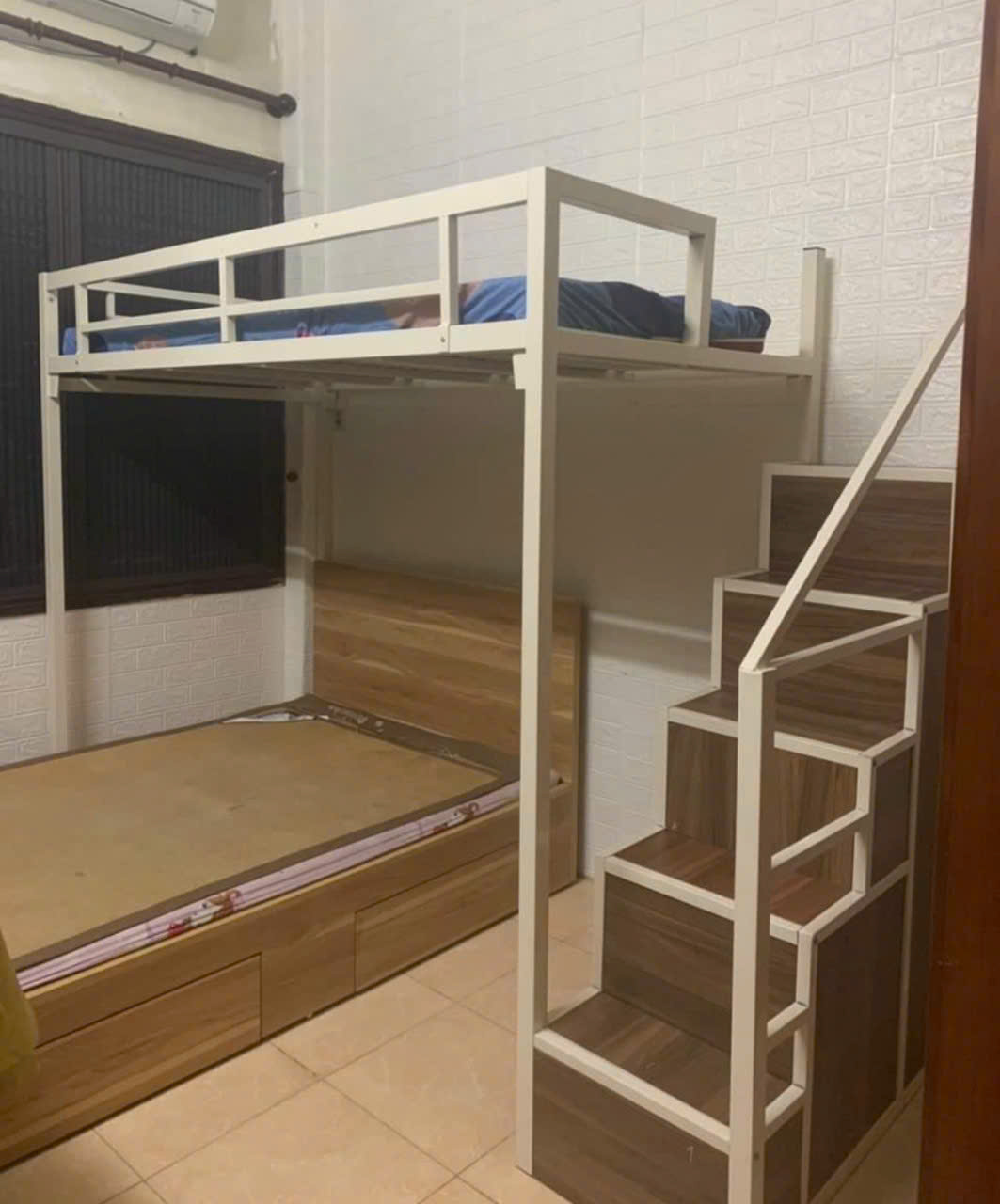 giường gác lửng cho gia đình tiết kiệp không gian rộng 1m2 dài 2m5 cao 2m